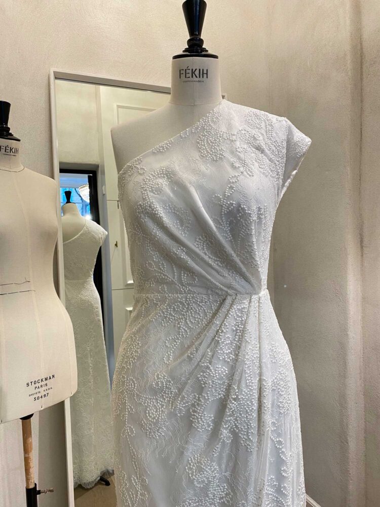 limited-siw-asymmetric-wedding-dress-maria-fekih-4687